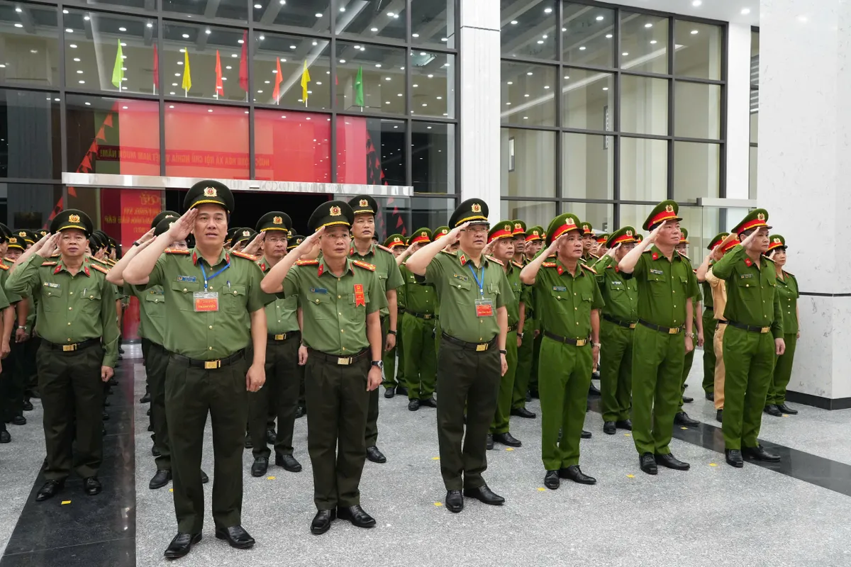 Công an thành phố Huế hoàn thành bầu cử sớm - Ảnh 2.