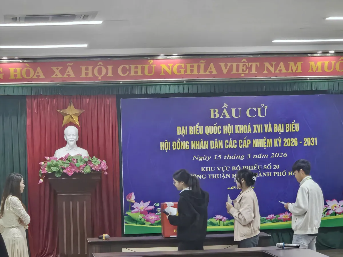 Sinh vi&ecirc;n, bệnh nh&acirc;n Trường ĐH Y Dược Huế tham gia bầu cử - Ảnh 3.