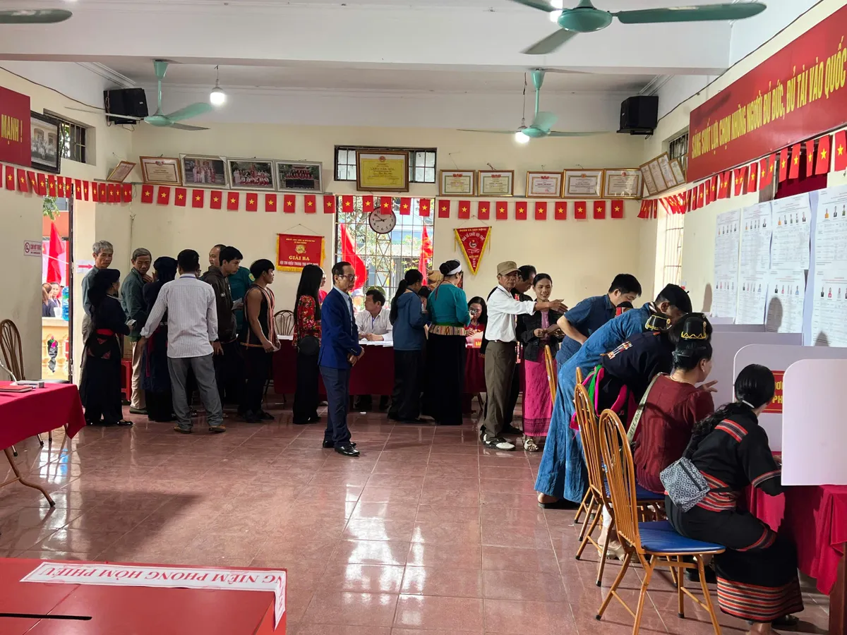 Ngày bầu cử tại Làng Văn hóa: Biểu tượng của khối đại đoàn kết toàn dân tộc - Ảnh 4.