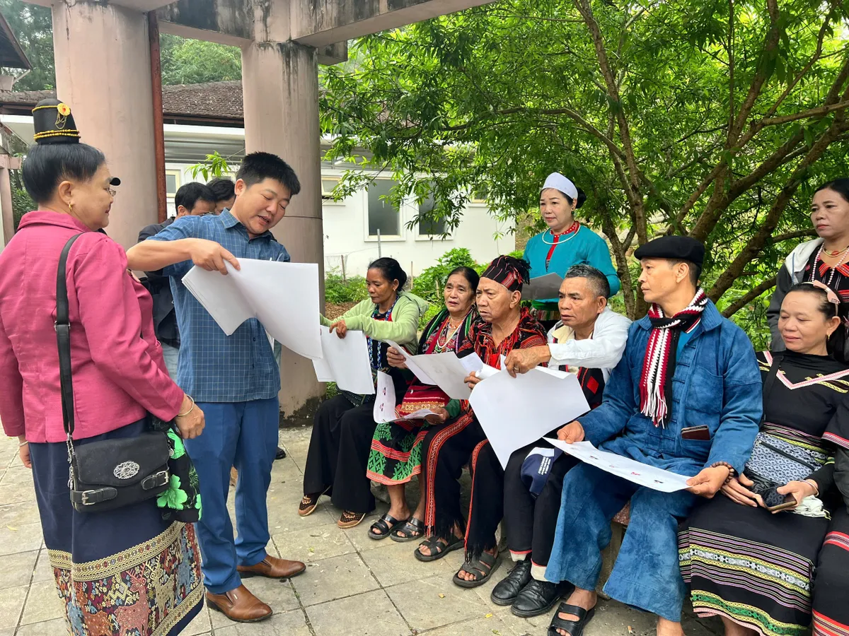 Ngày bầu cử tại Làng Văn hóa: Biểu tượng của khối đại đoàn kết toàn dân tộc - Ảnh 2.