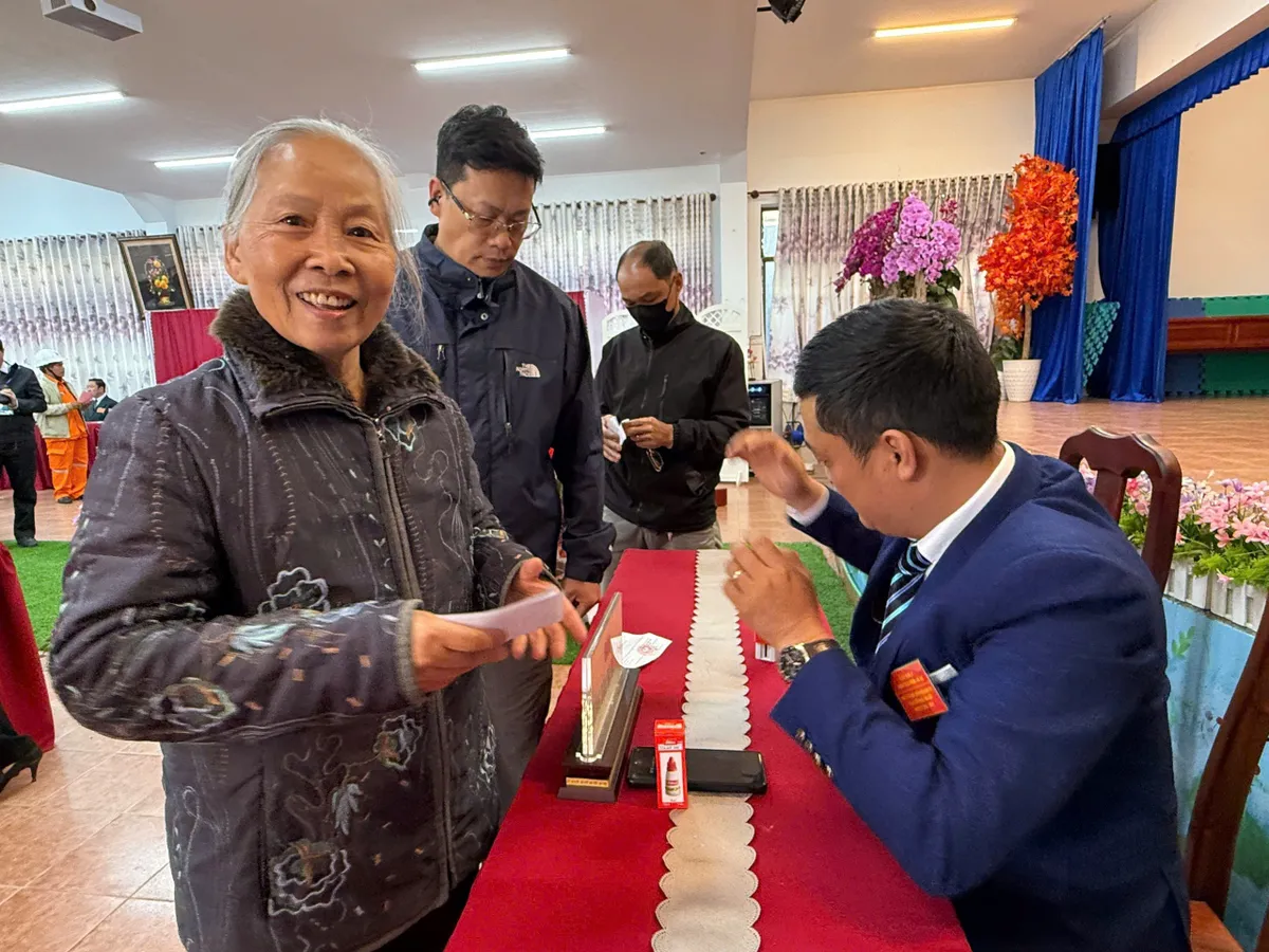 Hơn 2,7 triệu cử tri L&acirc;m Đồng n&ocirc; nức đi bầu cử trong ng&agrave;y hội to&agrave;n d&acirc;n - Ảnh 3.