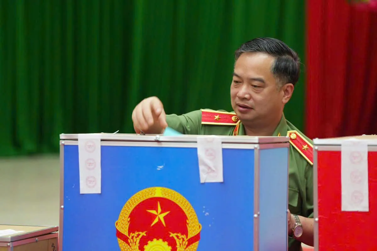 C&ocirc;ng an tỉnh Kh&aacute;nh H&ograve;a ho&agrave;n th&agrave;nh bầu cử sớm, triển khai đồng bộ phương &aacute;n an ninh tại 1.123 điểm bỏ phiếu - Ảnh 1.