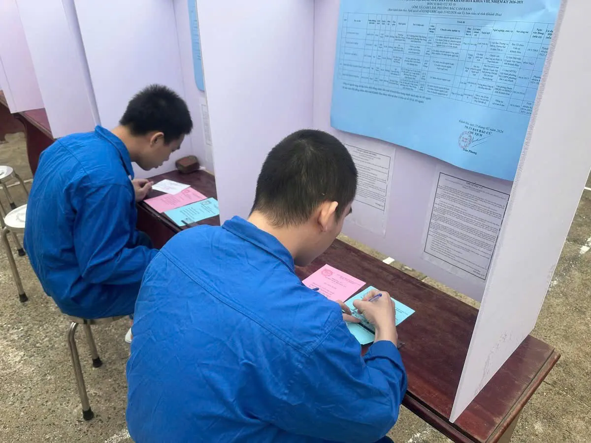 C&ocirc;ng an tỉnh Kh&aacute;nh H&ograve;a ho&agrave;n th&agrave;nh bầu cử sớm, triển khai đồng bộ phương &aacute;n an ninh tại 1.123 điểm bỏ phiếu - Ảnh 3.