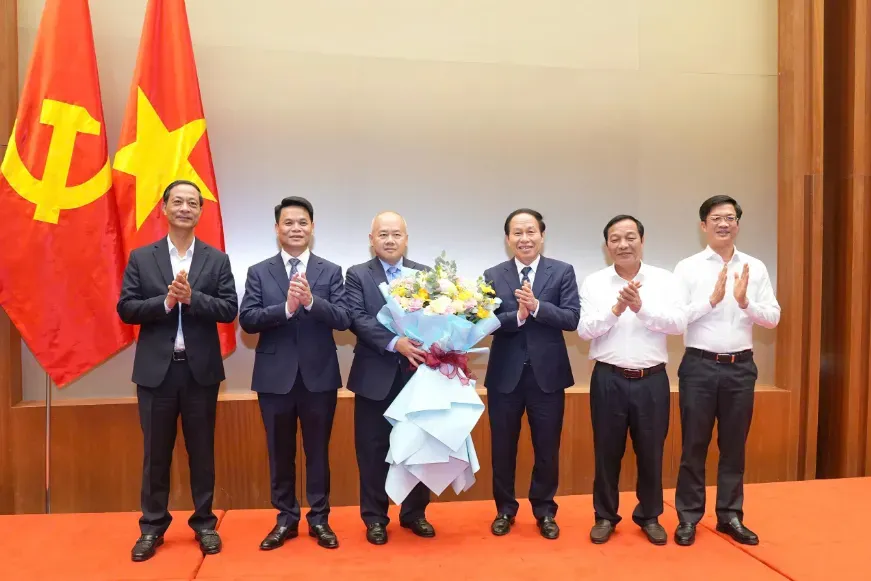 &Ocirc;ng Đỗ Th&agrave;nh Trung giữ chức Ph&oacute; B&iacute; thư Th&agrave;nh ủy Hải Ph&ograve;ng- Ảnh 1.