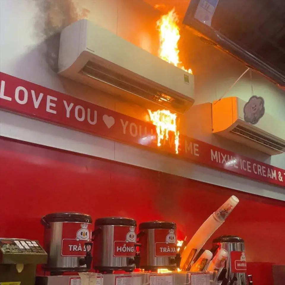 Cháy tiệm đồ uống ở Quảng Ninh, nhiều tài sản bị thiêu rụi - Ảnh 2.