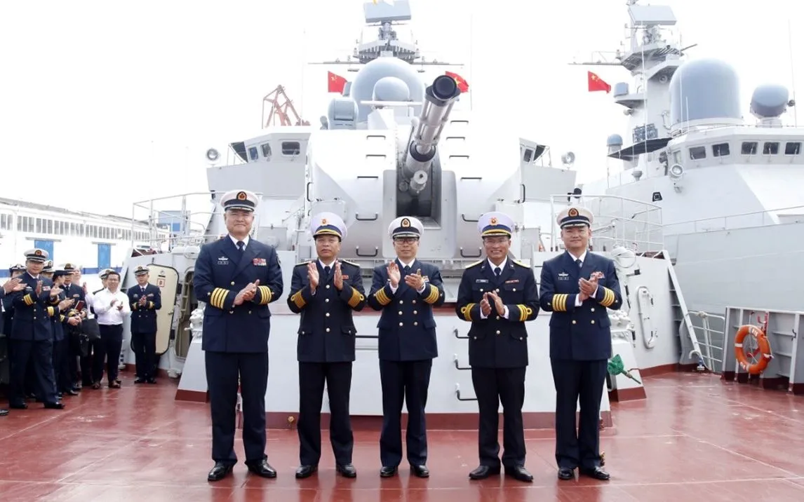 Lãnh đạo Căn cứ Hải quân Quảng Châu tham quan Tàu 015-Trần Hưng Đạo