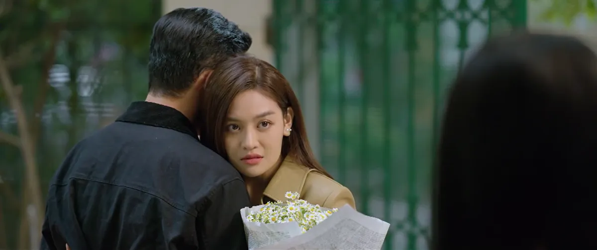 Kh&ocirc;ng giới hạn - Tập 26: Gia thế của Lam Anh trở th&agrave;nh mũi nhọn tấn c&ocirc;ng Ki&ecirc;n - Ảnh 2.