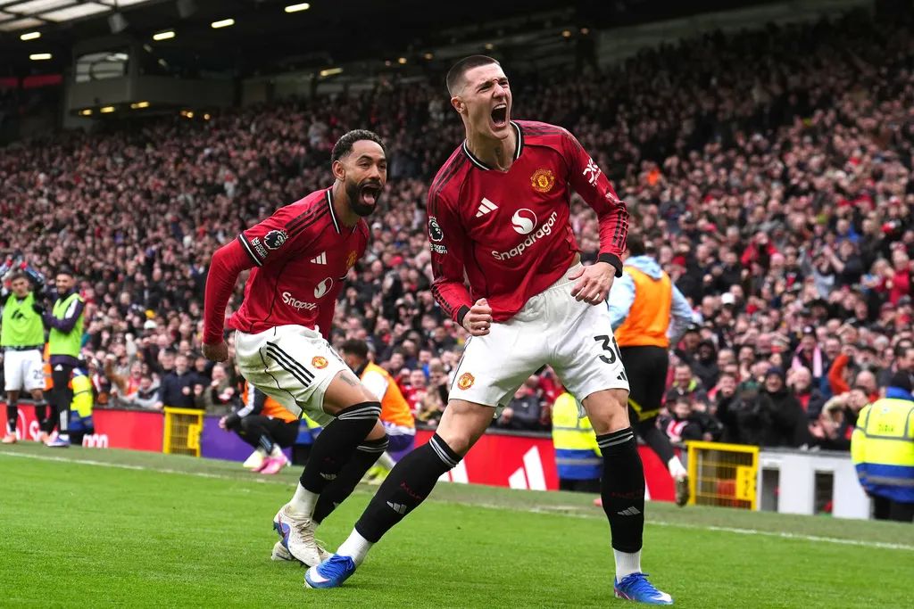 Thắng thuyết phục Aston Villa, Man Utd giữ chắc suất dự Champions League- Ảnh 3.