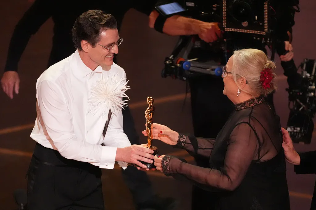 Lễ trao giải Oscars lần thứ 98: "One Battle After Another" giành Phim xuất sắc nhất, mang về 6 tượng vàng - Ảnh 12.