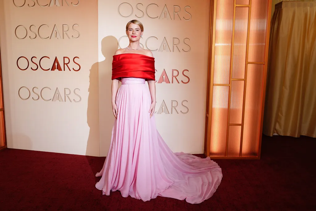 Tài tử, minh tinh lộng lẫy trên thảm đỏ Oscars 2026 - Ảnh 7.