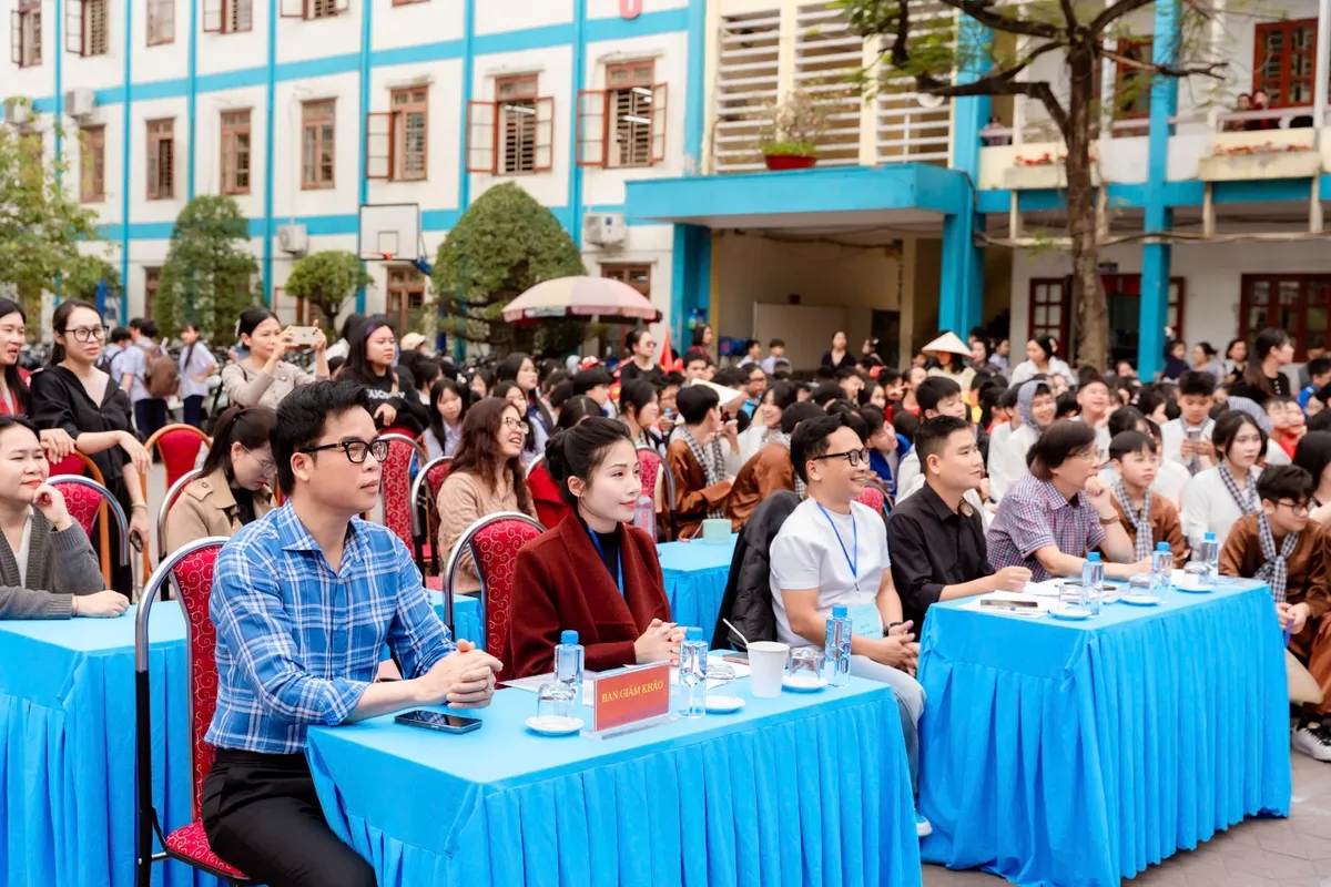 &ldquo;Vũ điệu th&aacute;ng Ba&rdquo; - s&acirc;n chơi nghệ thuật lan tỏa kh&aacute;t vọng tuổi trẻ trường THCS T&ocirc; Hiệu- Ảnh 2.