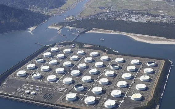 Bể chứa dầu tại kho dự trữ ở Kagoshima, Nhật Bản. (Nguồn: Kyodo/TTXVN)