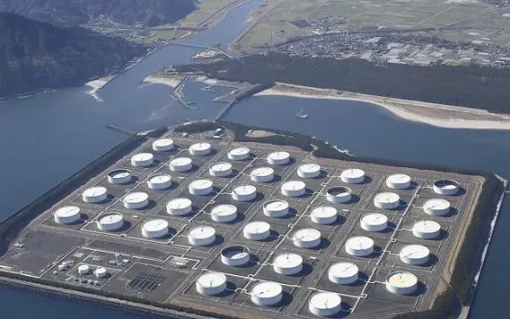 Nhật Bản bắt đầu xuất dầu từ kho dự trữ chiến lược- Ảnh 1.