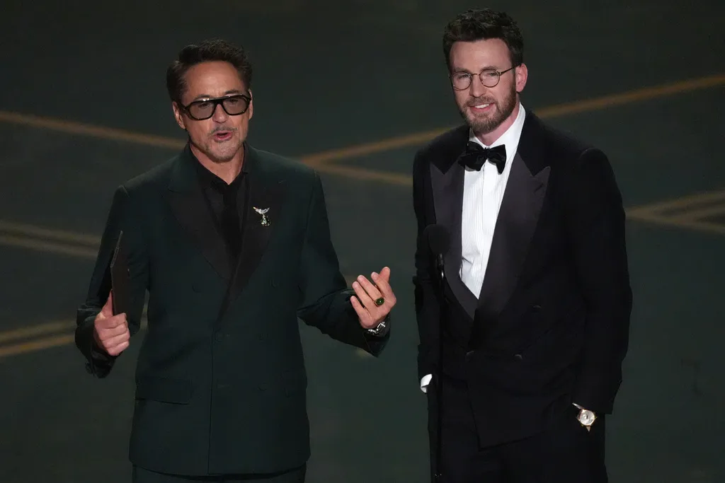 Những màn hội ngộ chiếm trọn sự chú ý của Lễ trao giải Oscars - Ảnh 2.