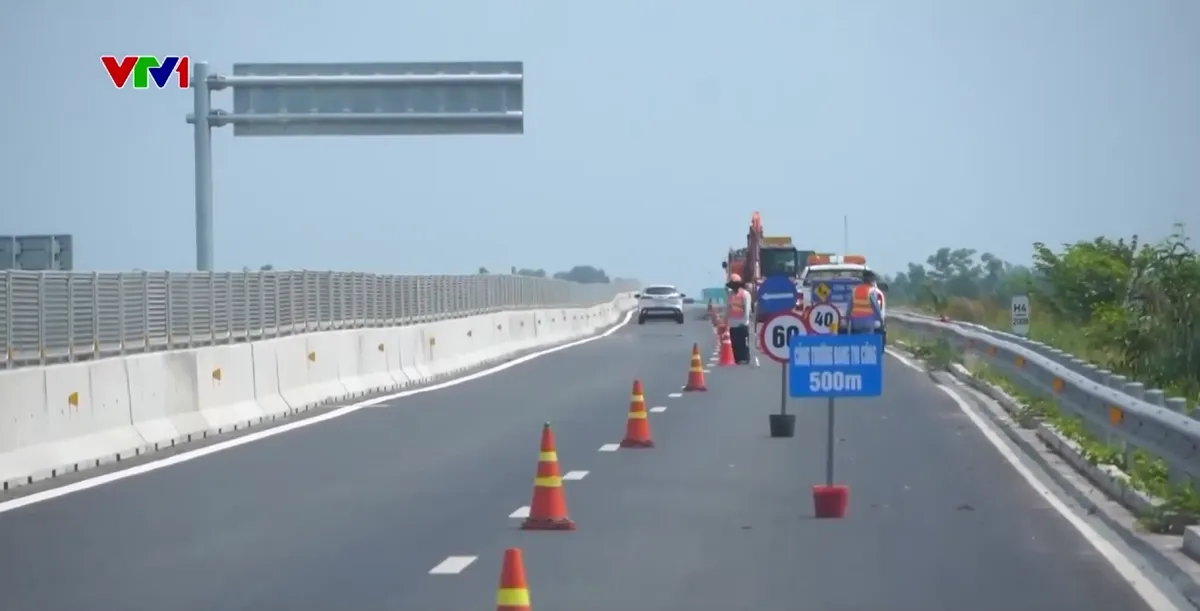 Tạm dừng khai thác cao tốc Hậu Giang – Cà Mau để hoàn thiện các hạng mục phụ trợ - Ảnh 1.