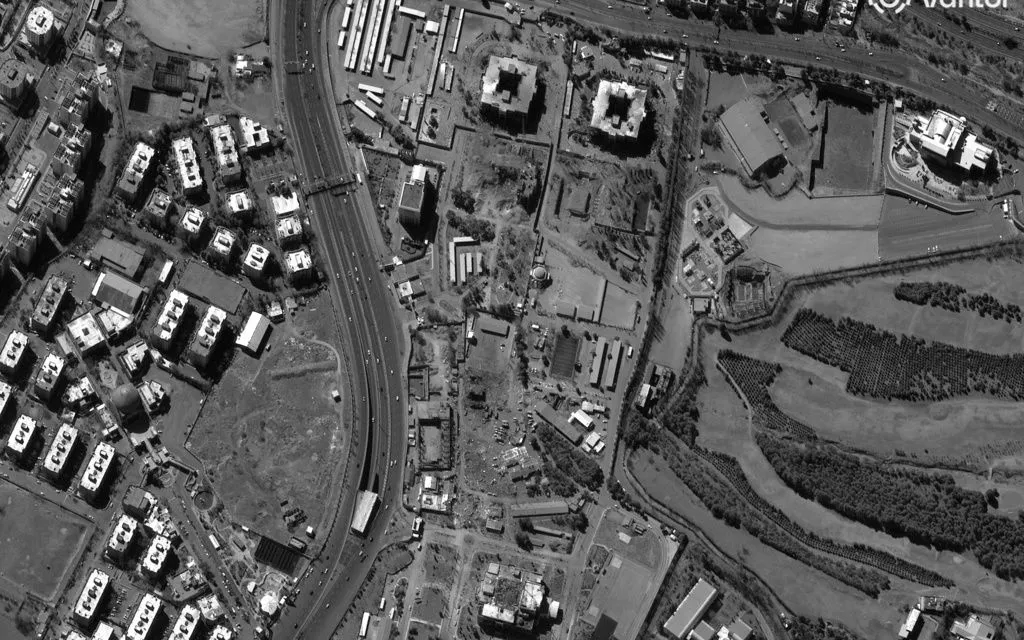 Thiệt hại sau các cuộc không kích vào trụ sở Lực lượng Vệ binh Cách mạng Iran (IRGC) tại Tehran, Iran, ngày 3/3/2026 (Ảnh: AP)