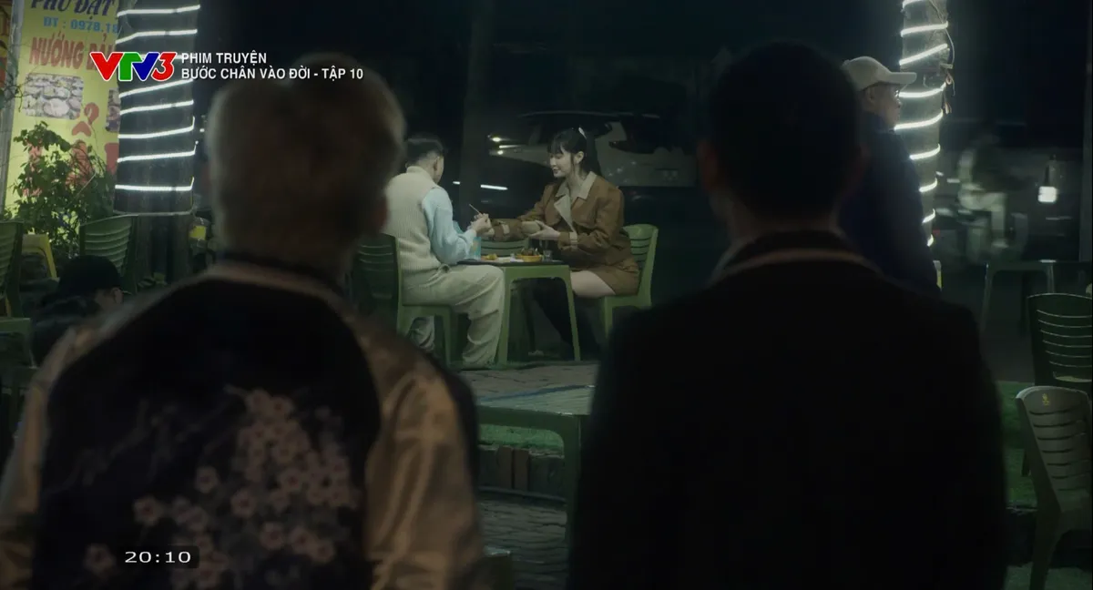 Bước ch&acirc;n v&agrave;o đời - Tập 10: B&agrave; Dung li&ecirc;n tục đẩy Qu&acirc;n v&agrave; Thương v&agrave;o t&igrave;nh huống kh&oacute; xử - Ảnh 21.