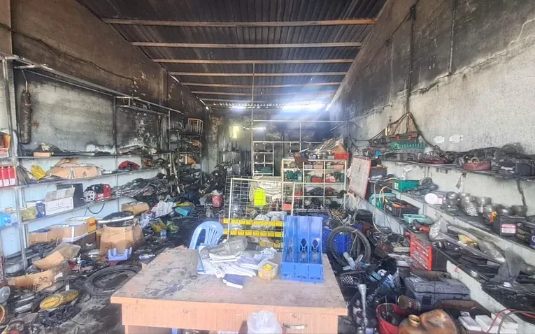 Hiện trường vụ cháy ở ở Vĩnh Long khiến 2 trẻ tử vong. Ảnh: PLO