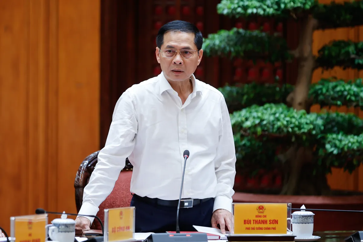 Thủ tướng Phạm Minh Ch&iacute;nh: Xăng dầu v&agrave; năng lượng cho sản xuất, ti&ecirc;u d&ugrave;ng được bảo đảm   - Ảnh 2.