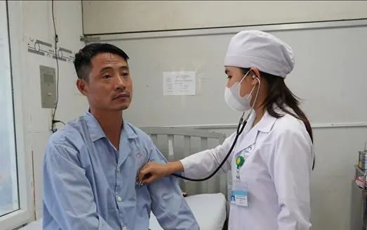 Thuyền trưởng Bùi Văn Quý (48 tuổi, quê quán Hải Phòng) được chăm sóc y tế tại Bệnh viện đa khoa Ninh Thuận (tỉnh Khánh Hòa). 