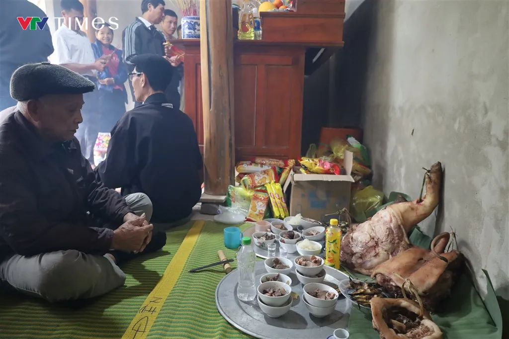 Chuyện về đền thi&ecirc;ng ở Nghệ An mỗi năm mở ng&agrave;y hội bắt c&aacute; m&aacute;t một lần để chi&ecirc;u đ&atilde;i kh&aacute;ch - Ảnh 2.