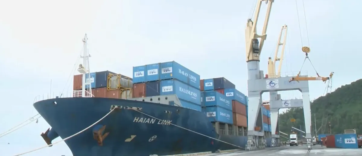 Cước vận tải container nội địa tăng vọt: Doanh nghiệp vận tải &ldquo;đứng ngồi kh&ocirc;ng y&ecirc;n&rdquo;- Ảnh 1.