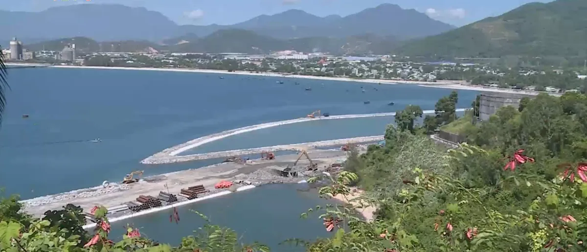 "Si&ecirc;u cảng" Li&ecirc;n Chiểu: C&uacute; h&iacute;ch 1,7 tỷ USD v&agrave; tham vọng xoay trục Logistics miền Trung- Ảnh 1.