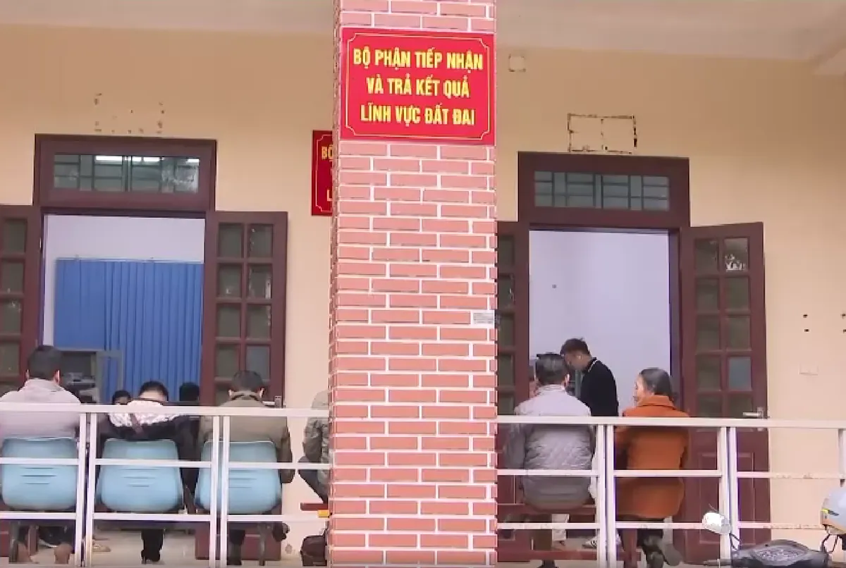 Nhọc nhằn h&agrave;nh tr&igrave;nh đăng k&yacute; thủ tục đất đai - Ảnh 1.