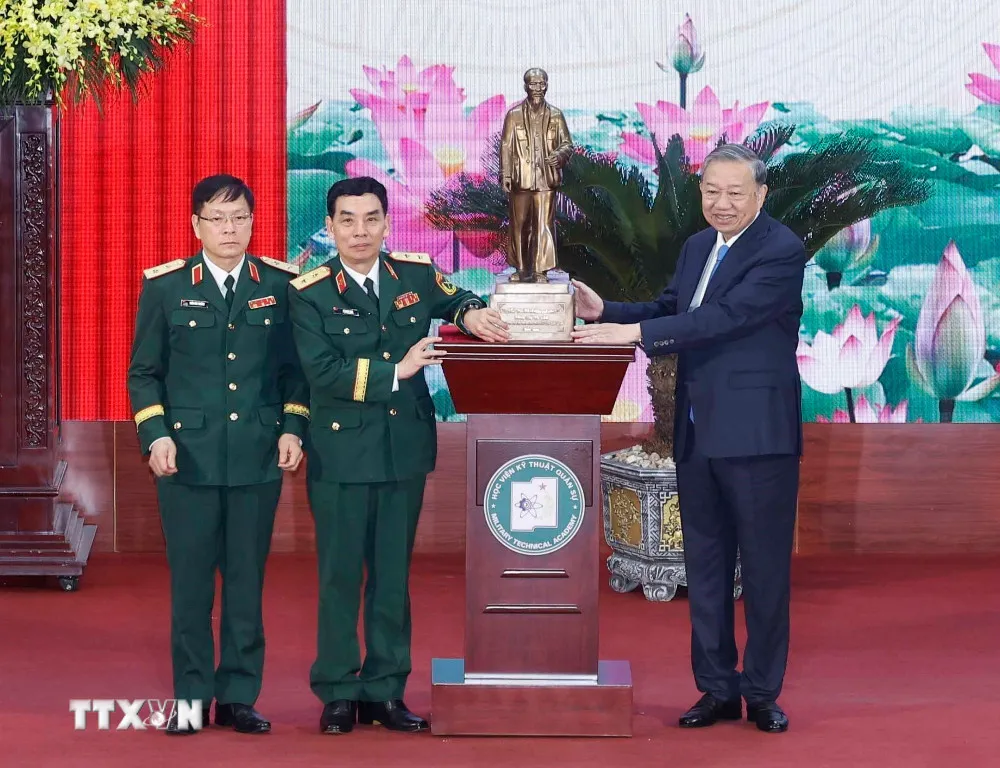 Tổng B&iacute; thư: X&acirc;y dựng Học viện Kỹ thuật qu&acirc;n sự th&agrave;nh trung t&acirc;m đổi mới s&aacute;ng tạo tầm khu vực, thế giới - Ảnh 4.