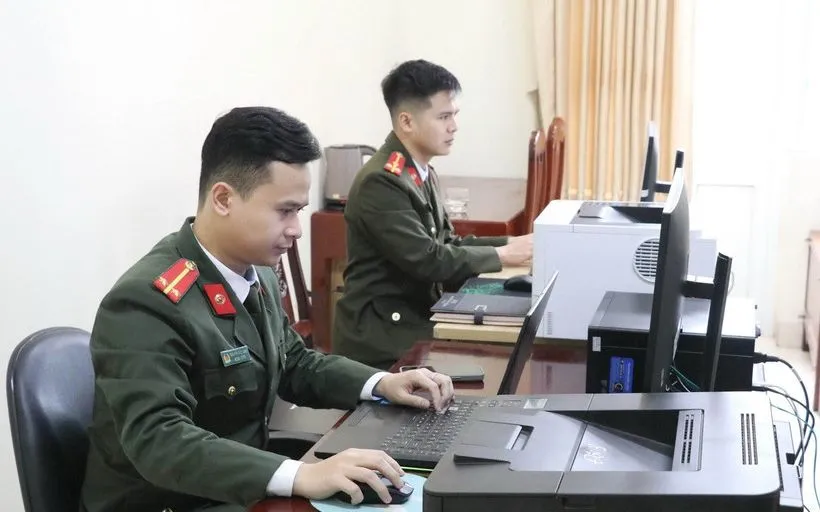 Phòng An ninh mạng và phòng, chống tội phạm sử dụng công nghệ cao, Công an tỉnh Ninh Bình đã kịp thời phát hiện, ngăn chặn và xử lý các hành vi lợi dụng internet đăng tải, chia sẻ thông tin sai sự thật liên quan đến công tác bầu cử. 