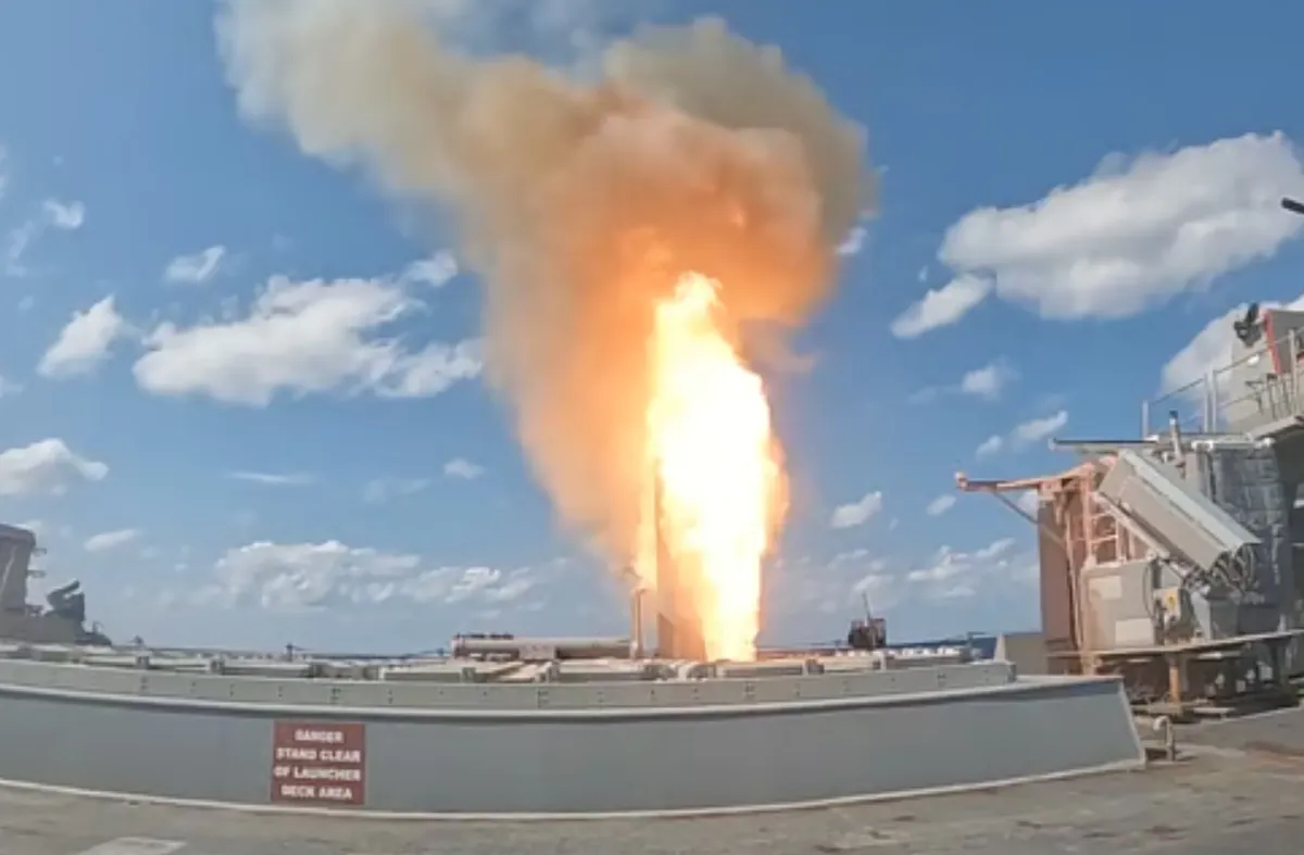 Iran tuy&ecirc;n bố ph&aacute; hủy kho chứa m&aacute;y bay Mỹ - Ảnh 1.