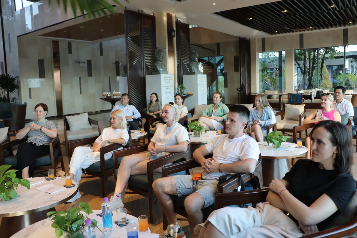 Famtrip quốc tế - &ldquo;c&uacute; h&iacute;ch&rdquo; truyền th&ocirc;ng cho du lịch Kh&aacute;nh H&ograve;a- Ảnh 4.