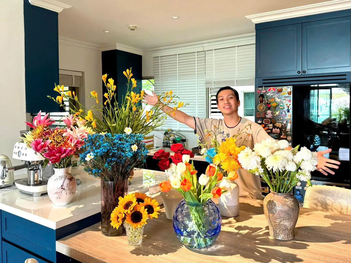 Điểm tin sao Việt: O Hồng về thăm th&agrave;nh cổ Quảng Trị - Ảnh 6.