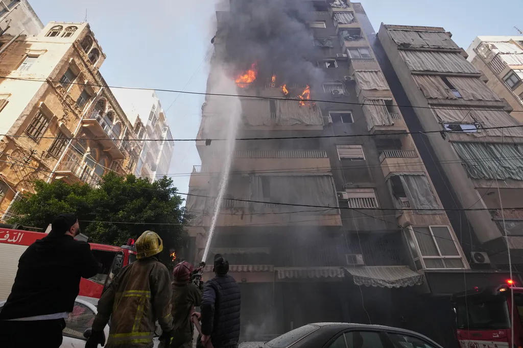 Israel kh&ocirc;ng k&iacute;ch khắp Lebanon, Li&ecirc;n hợp quốc cảnh b&aacute;o nguy cơ &ldquo;kịch bản Gaza&rdquo; t&aacute;i diễn- Ảnh 2.