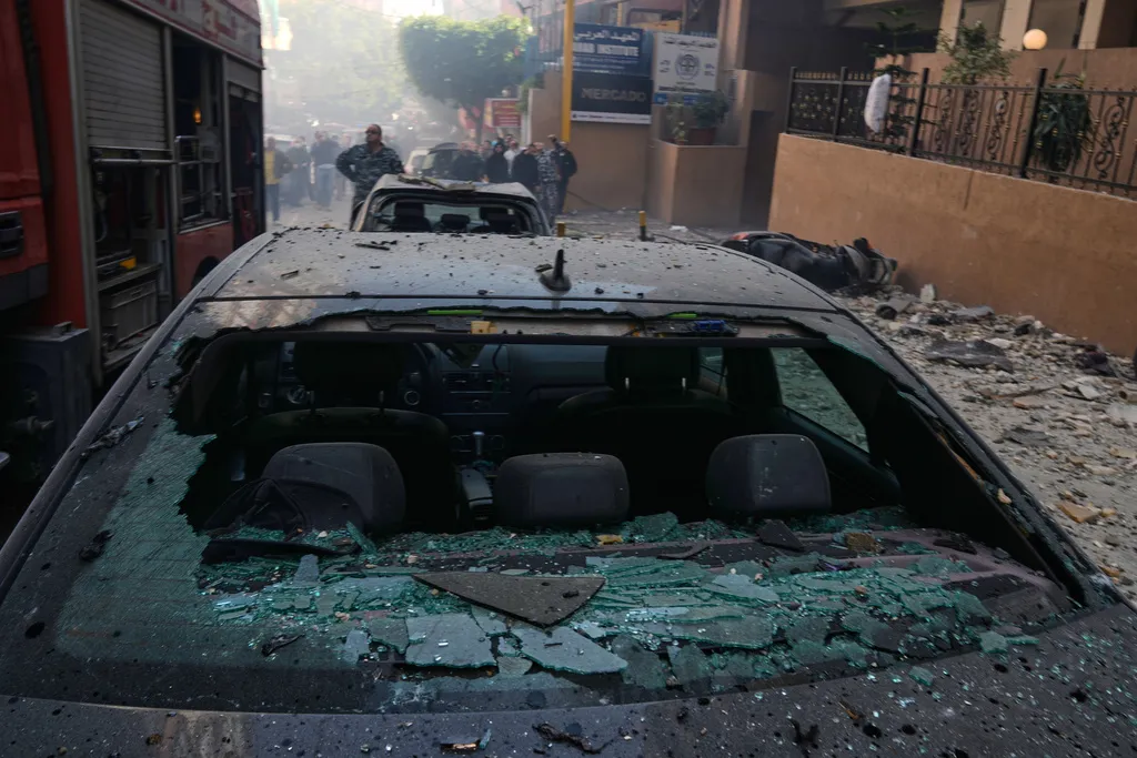 Israel kh&ocirc;ng k&iacute;ch khắp Lebanon, Li&ecirc;n hợp quốc cảnh b&aacute;o nguy cơ &ldquo;kịch bản Gaza&rdquo; t&aacute;i diễn- Ảnh 3.