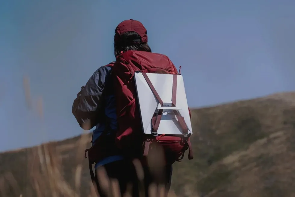 Starlink Mini: G&oacute;i gọn trạm Internet vệ tinh trong chiếc balo c&aacute; nh&acirc;n- Ảnh 1.