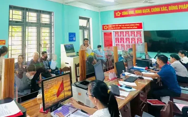 Thủ tướng y&ecirc;u cầu ho&agrave;n tất ph&ecirc; chuẩn nh&acirc;n sự ch&iacute;nh quyền địa phương trước 31/3/2026- Ảnh 1.