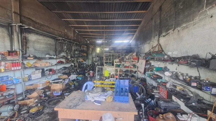 Vụ ch&aacute;y l&agrave;m 2 trẻ tử vong ở Vĩnh Long: Chập điện khi sạc b&igrave;nh xe đạp điện- Ảnh 1.