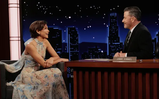 Zendaya trong chương trình talkshow của Jimmy Kimmel (Ảnh: ABC)