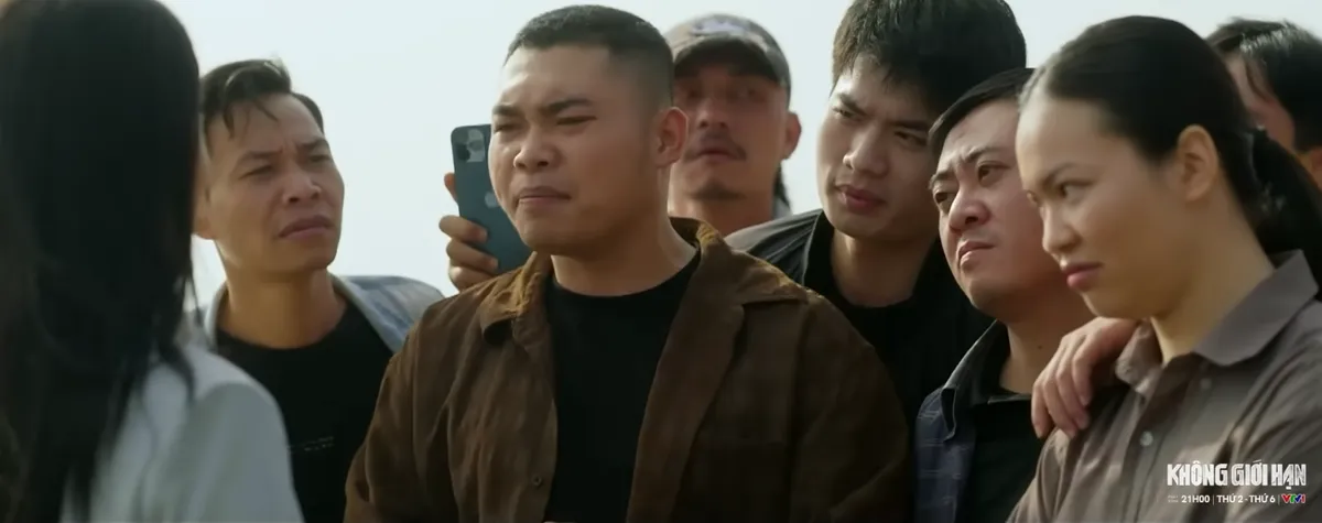 Kh&ocirc;ng giới hạn - Tập 28: Lam Anh bị mắng chửi l&agrave; tiểu tam, quấy rối giữa đường - Ảnh 4.