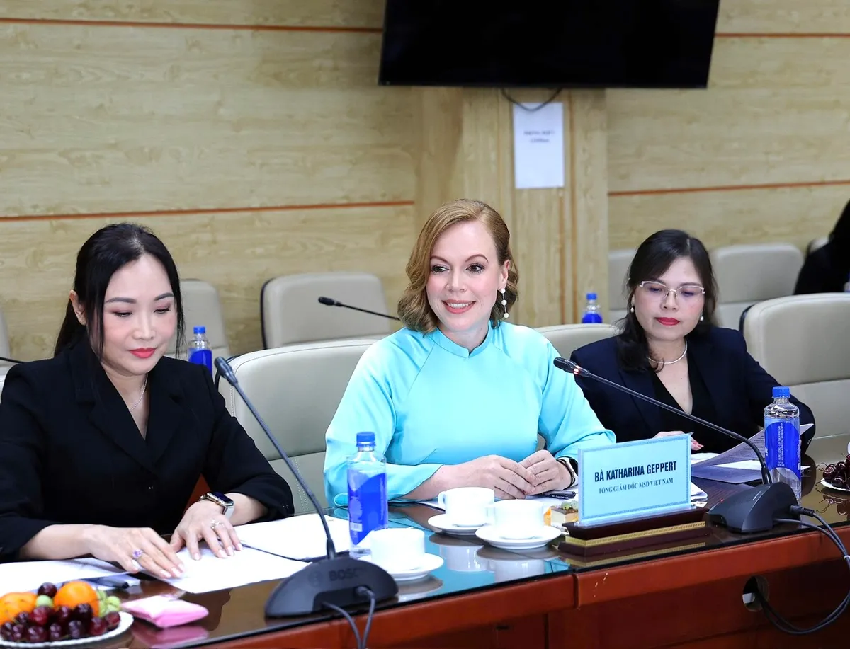 Hợp t&aacute;c n&acirc;ng cao c&ocirc;ng t&aacute;c chăm s&oacute;c sức khỏe của người d&acirc;n - Ảnh 4.