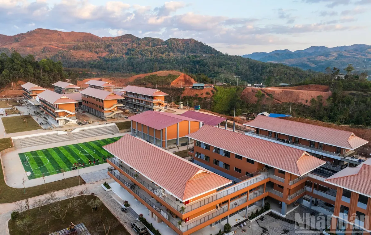 X&acirc;y trường nội tr&uacute; v&ugrave;ng bi&ecirc;n: Nền tảng cho gi&aacute;o dục v&agrave; ph&aacute;t triển bền vững - Ảnh 1.