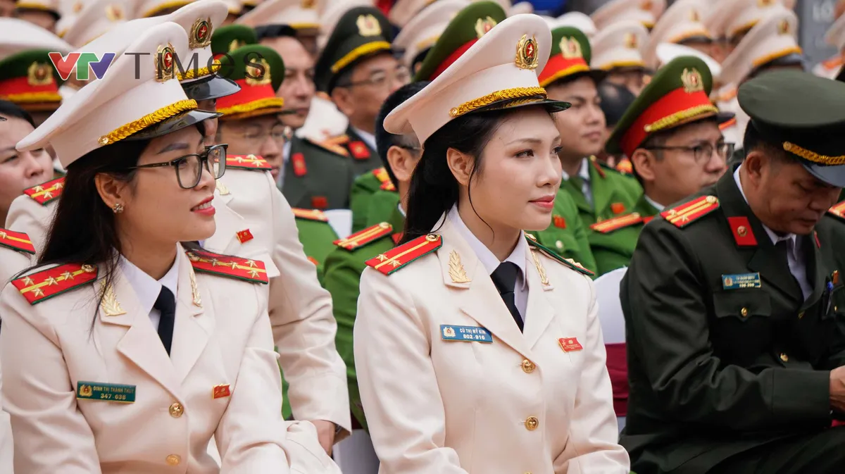 Tuyên dương 10 Gương mặt trẻ Công an Thủ đô xuất sắc tiêu biểu năm 2025 - Ảnh 20.