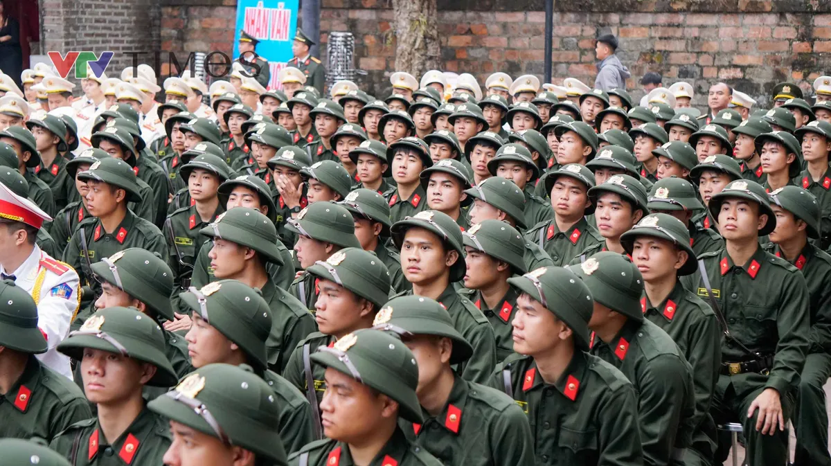 Tuyên dương 10 Gương mặt trẻ Công an Thủ đô xuất sắc tiêu biểu năm 2025 - Ảnh 16.