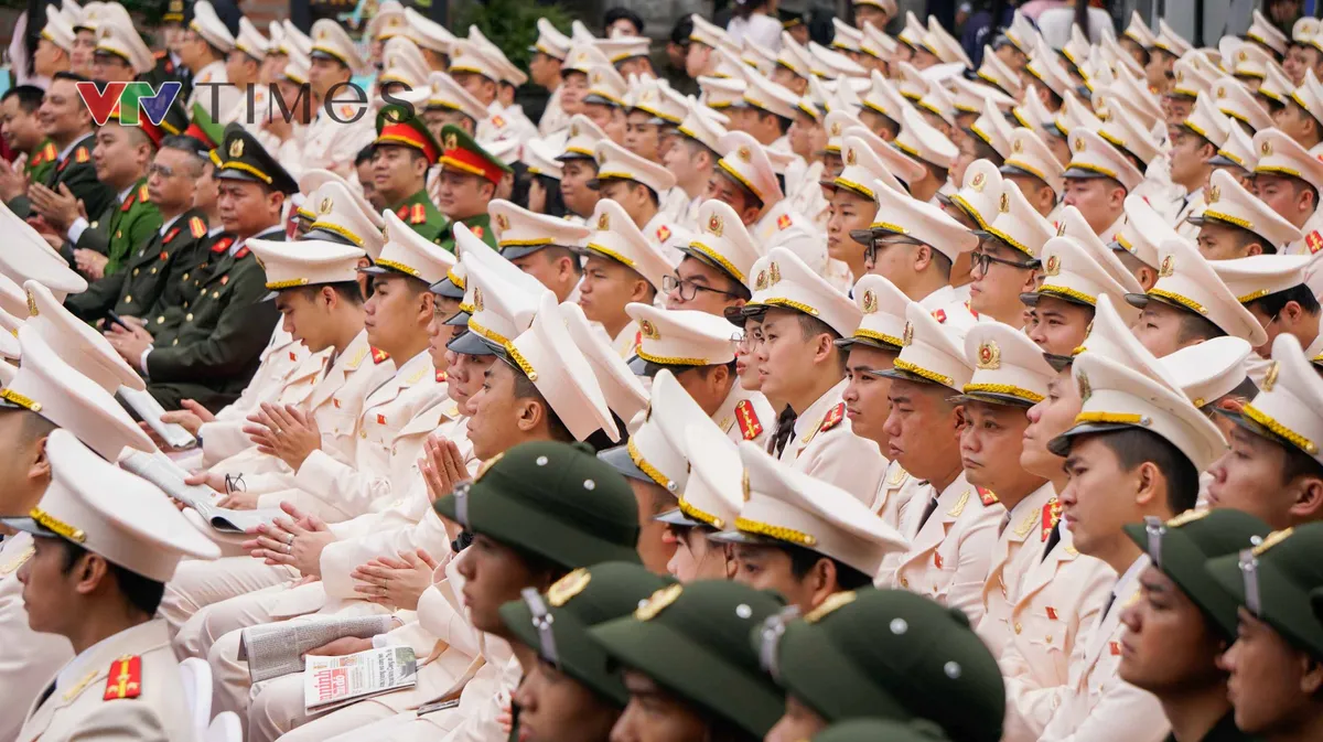 Tuyên dương 10 Gương mặt trẻ Công an Thủ đô xuất sắc tiêu biểu năm 2025 - Ảnh 12.