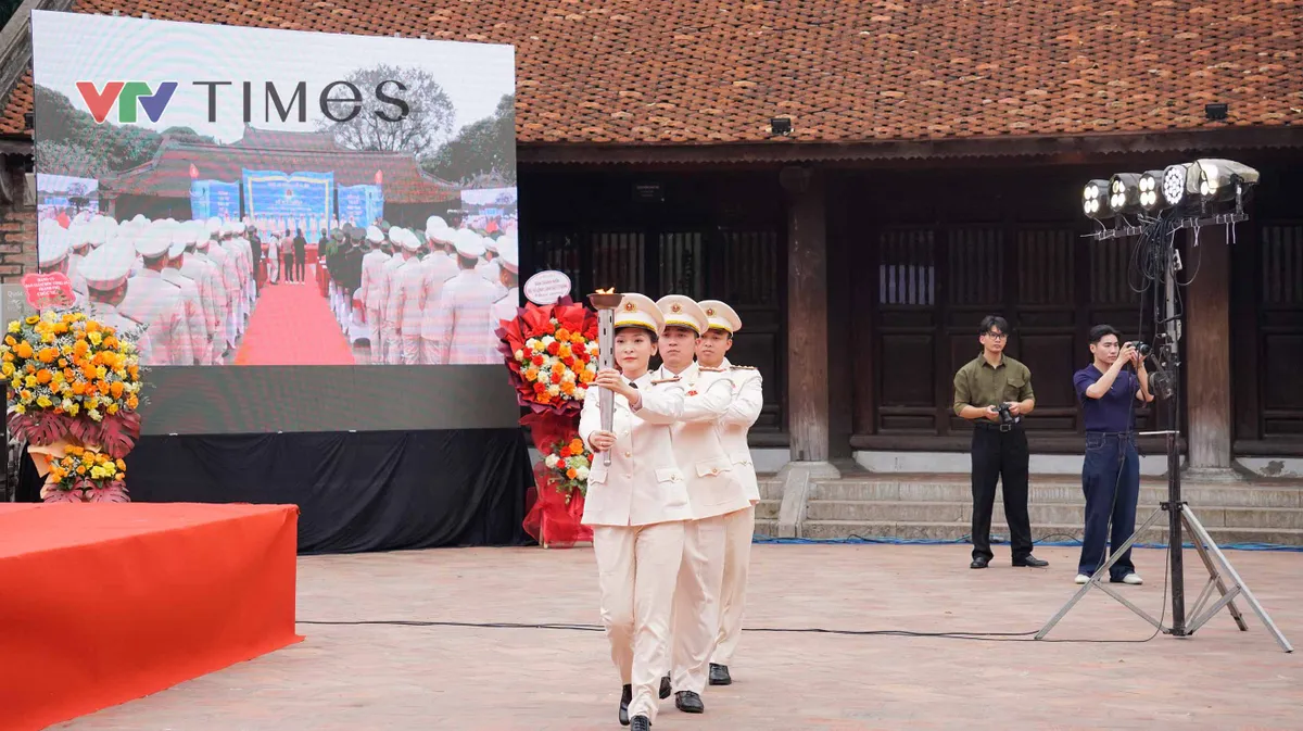 Tuyên dương 10 Gương mặt trẻ Công an Thủ đô xuất sắc tiêu biểu năm 2025 - Ảnh 13.