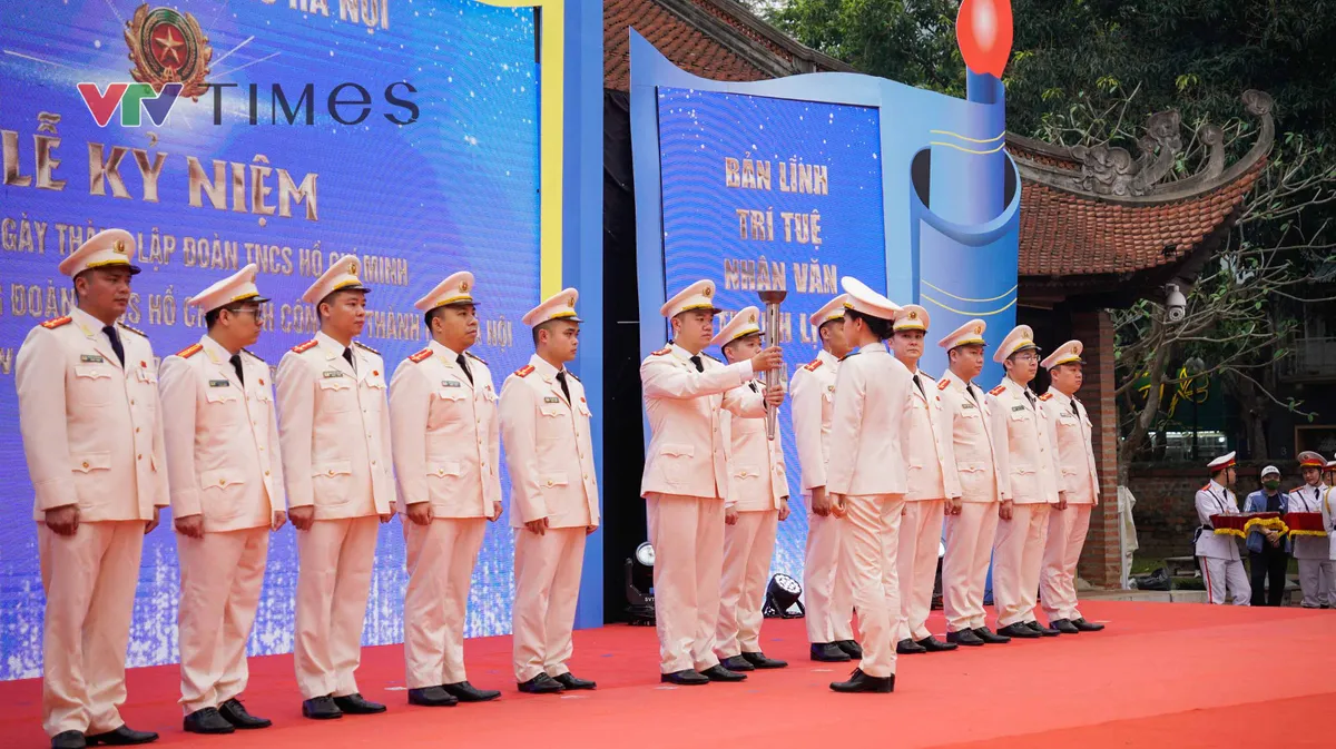 Tuyên dương 10 Gương mặt trẻ Công an Thủ đô xuất sắc tiêu biểu năm 2025 - Ảnh 14.