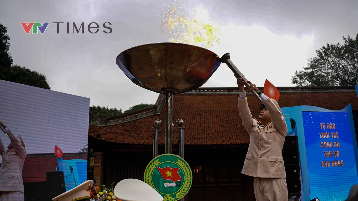 Tuyên dương 10 Gương mặt trẻ Công an Thủ đô xuất sắc tiêu biểu năm 2025 - Ảnh 15.