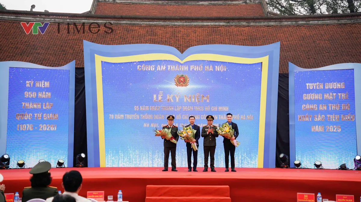 Tuyên dương 10 Gương mặt trẻ Công an Thủ đô xuất sắc tiêu biểu năm 2025 - Ảnh 5.