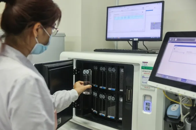 Tự nhịn ăn giảm c&acirc;n: Sai lầm phổ biến khiến người thừa c&acirc;n tăng c&acirc;n nhanh hơn- Ảnh 1.